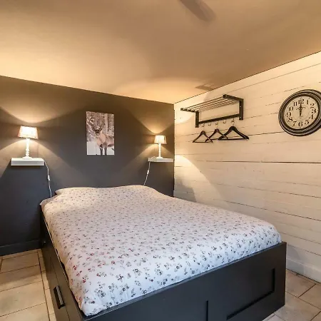 Modern Chalet With Sauna Near Forest In Ardennes בקתה *
