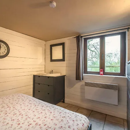 בקתה Modern Chalet With Sauna Near Forest In Ardennes